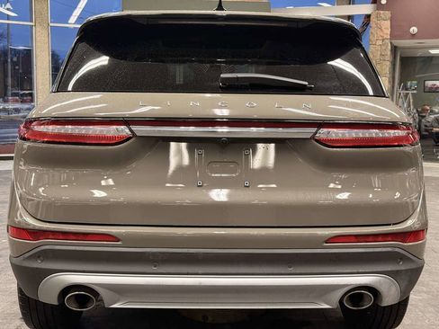 Used 2025 Lincoln Corsair AWD w/ Equipment Group 101A image 11