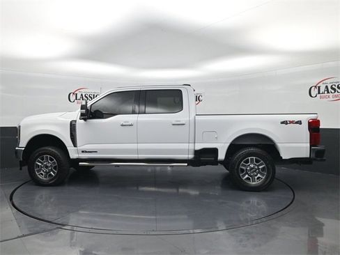 Used 2024 Ford F250 Lariat image 2
