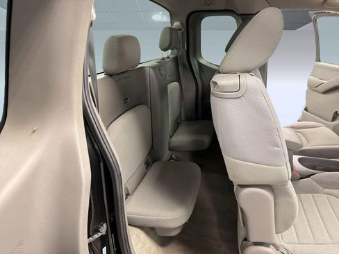 Used 2014 Nissan Frontier S image 30