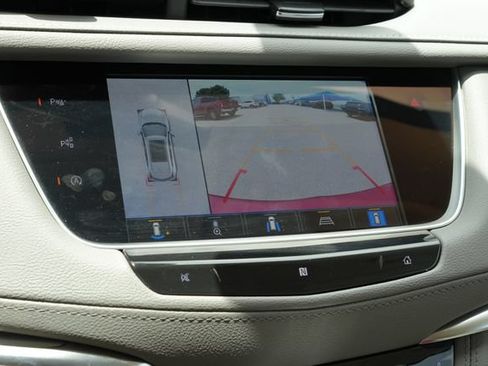 Used 2021 Cadillac XT5 Premium Luxury FWD image 16