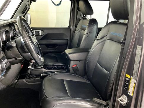 Used 2021 Jeep Wrangler Unlimited Rubicon 4xe w/ Cold Weather Group AWD/4WD image 31