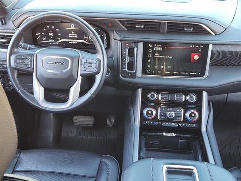 Used 2022 GMC Yukon XL Denali image 27