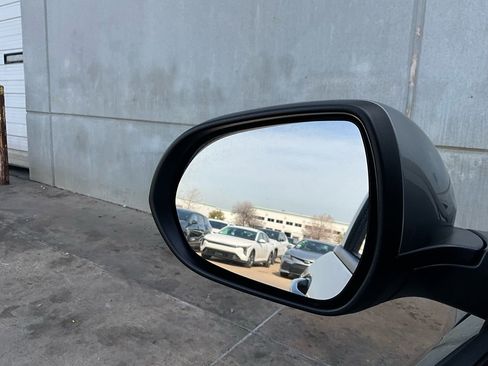 Used 2025 Buick Envista Preferred image 18