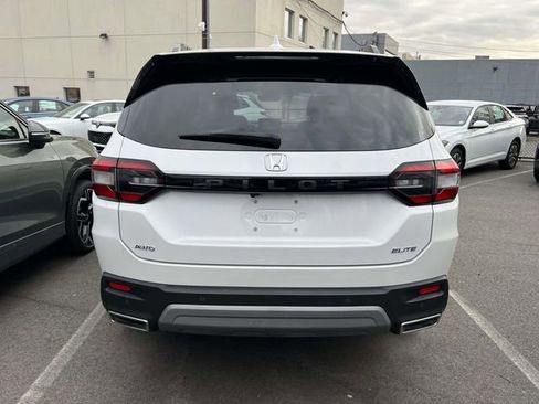 Used 2023 Honda Pilot Elite image 6