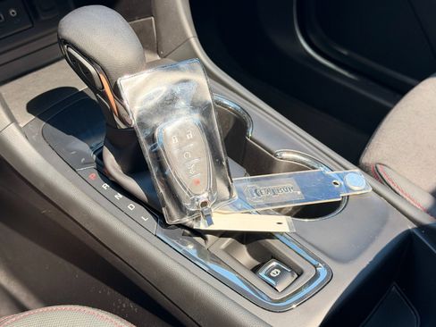 Used 2023 Chevrolet Equinox RS FWD image 34