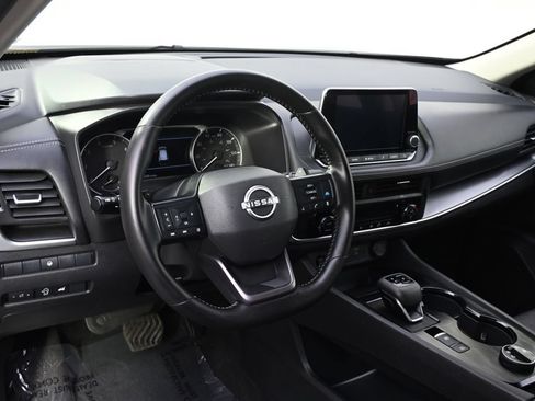 Used 2025 Nissan Rogue SV AWD/4WD image 11
