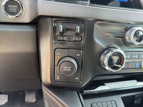 Used 2024 Ford F250 Platinum AWD/4WD image 30