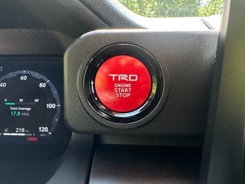 Used 2025 Toyota 4Runner TRD Off-Road AWD/4WD image 34