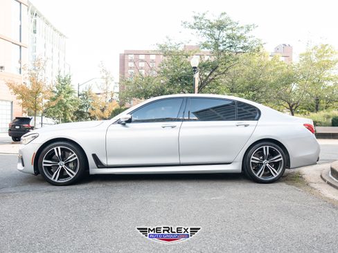 Used 2018 BMW 750i xDrive image 4