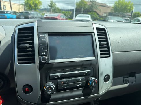 Used 2019 Nissan Frontier SV RWD image 7