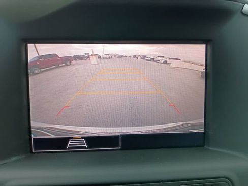 Used 2022 GMC Terrain SLE w/ LPO, Floor Liner Package FWD image 9