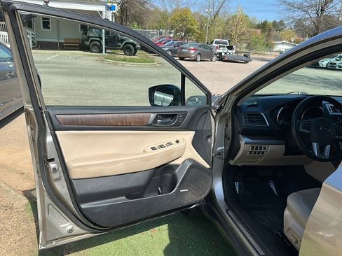 Used 2016 Subaru Outback 2.5i Limited image 15
