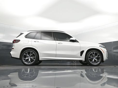 Certified 2026 BMW X5 xDrive40i w/ M Sport Package AWD/4WD image 43