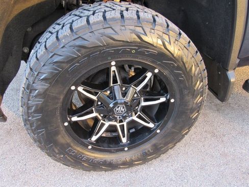 Used 2022 Chevrolet Silverado 3500 LTZ w/ LTZ Convenience Package image 12