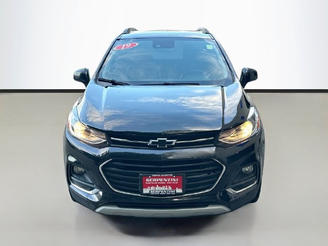 Used 2019 Chevrolet Trax Premier w/ Midnight Edition AWD/4WD image 3