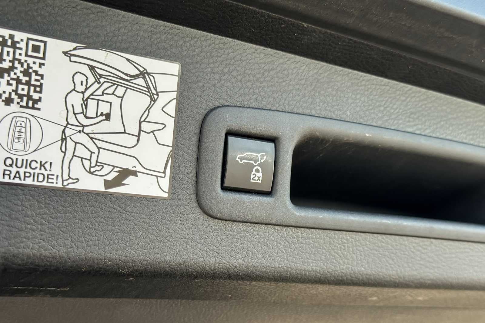 Used 2021 Toyota Sienna XLE FWD image 13