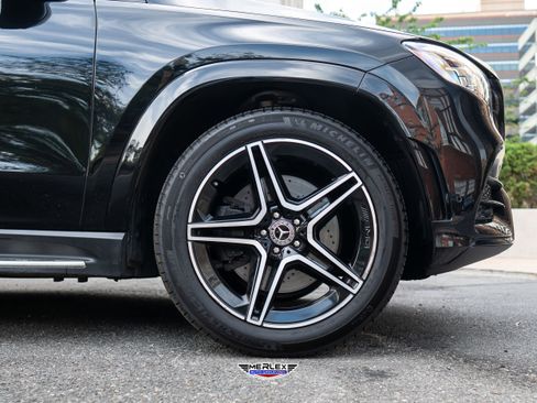 Used 2022 Mercedes-Benz GLS 580 4MATIC image 9