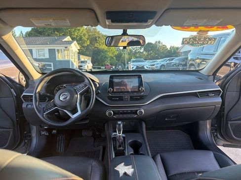 Used 2019 Nissan Altima 2.5 SR w/ SR Premium Package FWD image 17