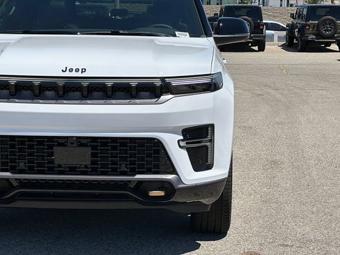 New 2026 Jeep Grand Wagoneer 4WD image 13