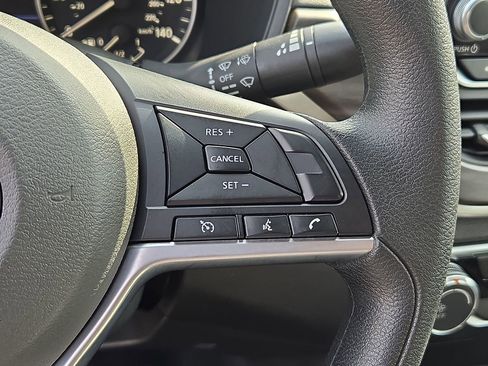 Used 2025 Nissan Altima 2.5 SV AWD/4WD image 24