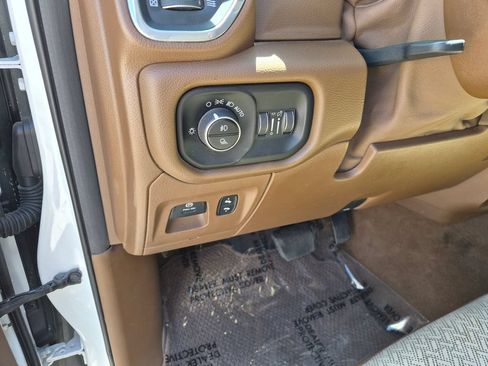 Used 2020 RAM 1500 Laramie AWD/4WD image 21
