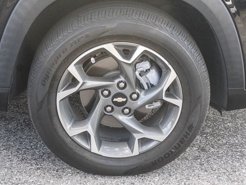 Used 2024 Chevrolet Trax LT w/ Driver Confidence Package FWD image 4