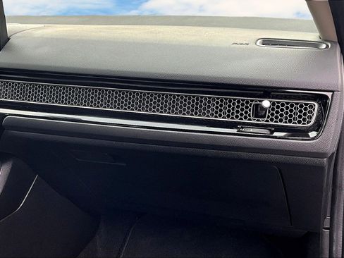 Used 2024 Honda Civic Touring image 17