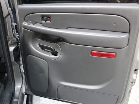 Used 2006 Chevrolet Silverado 2500 W/T w/ Heavy-Duty Power Package image 21