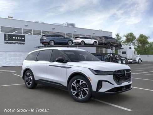 New 2025 Lincoln Nautilus Premier w/ Equipment Group 102A image 7