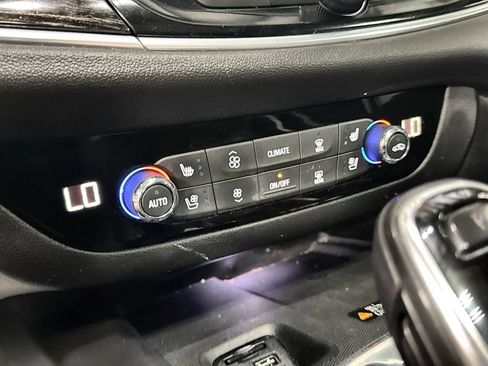 Used 2021 Buick Enclave Avenir w/ Trailering Package, 5000 lbs. FWD image 22
