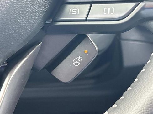 Used 2022 Subaru Forester Limited image 32