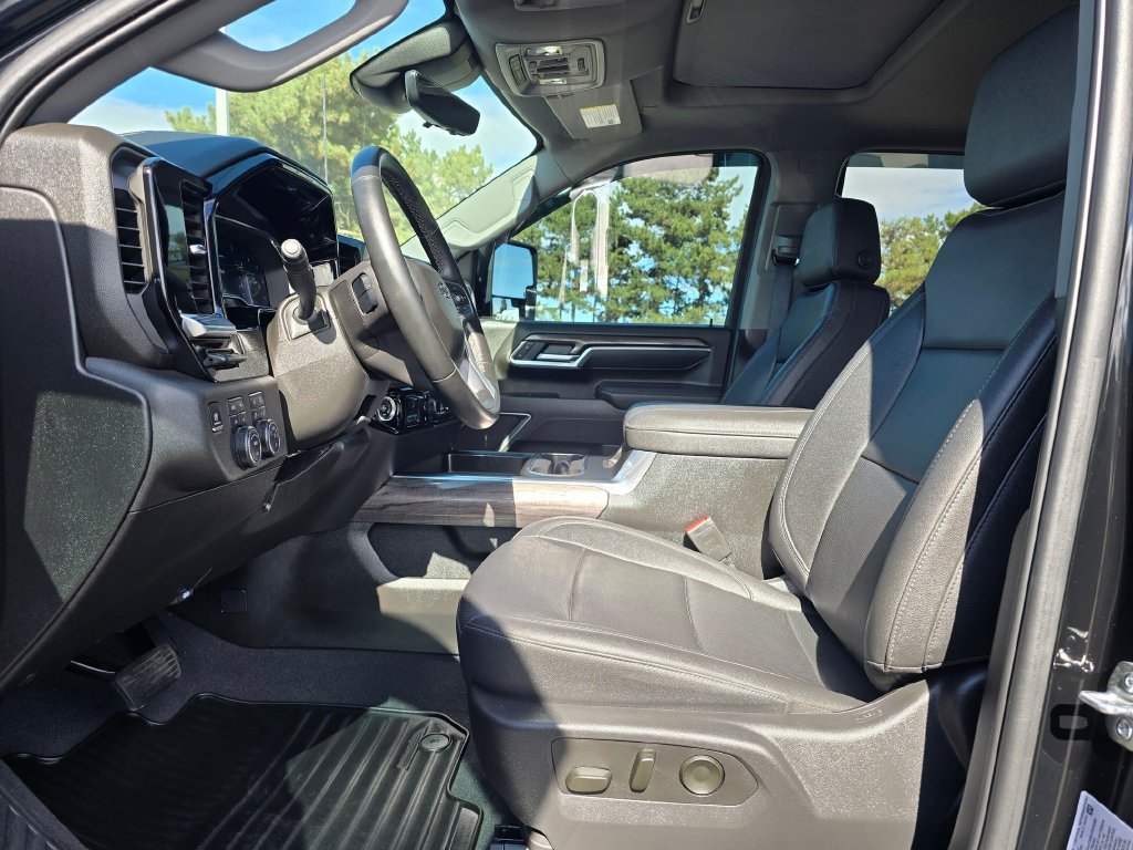 Used 2025 Chevrolet Silverado 3500 LTZ w/ Trail Boss Package AWD/4WD image 10