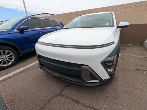 Used 2024 Hyundai Kona SEL FWD image 7