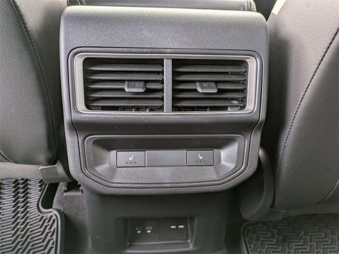 Used 2024 Volkswagen Atlas Cross Sport SEL Premium R-Line image 31