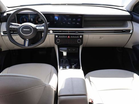 Used 2025 Hyundai Tucson SEL FWD image 12