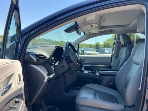 Used 2021 Toyota Sienna Limited AWD/4WD image 27