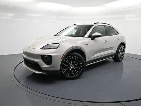New 2026 Porsche Macan Electric image 28