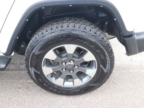 Used 2023 Jeep Wrangler Unlimited Sahara w/ LED Lighting Group AWD/4WD image 16