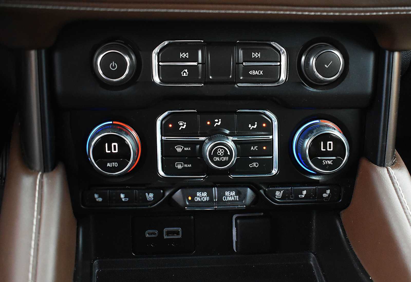 Used 2023 Chevrolet Tahoe High Country AWD/4WD image 24