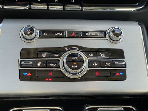 Used 2023 Lincoln Aviator AWD w/ Premium Package image 22