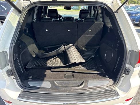 Used 2018 Jeep Grand Cherokee Overland AWD/4WD image 24