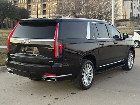 Used 2022 Cadillac Escalade ESV Luxury image 4