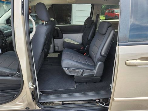 Used 2009 Dodge Grand Caravan SE w/ Climate Group FWD image 10