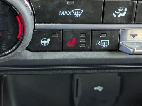 Used 2024 Ford Bronco Badlands image 25