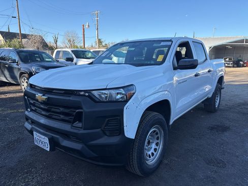 Used 2023 Chevrolet Colorado W/T image 2