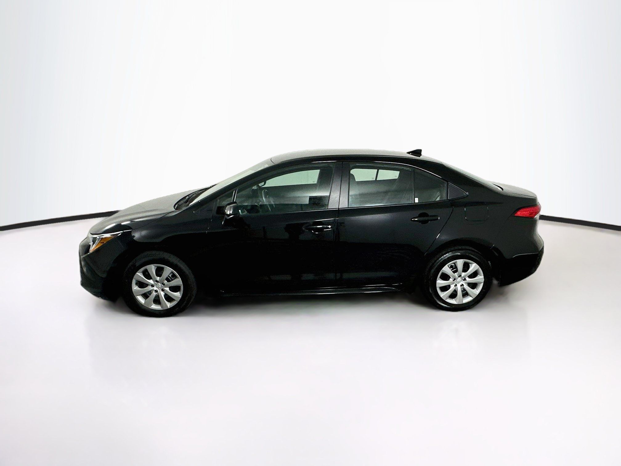 Used 2026 Toyota Corolla LE FWD image 4