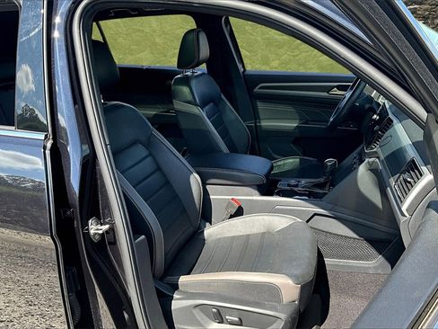 Used 2021 Volkswagen Atlas Cross Sport SEL Premium image 7