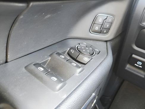Used 2024 Ford Expedition XLT RWD image 28