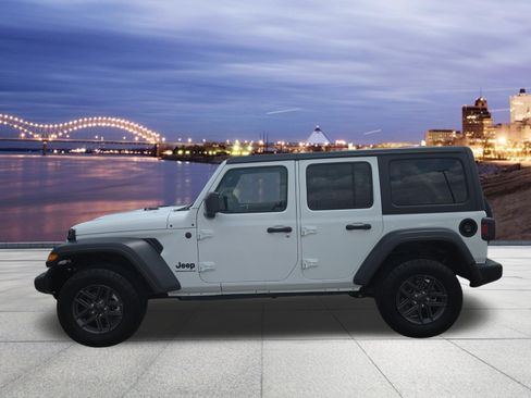 Used 2025 Jeep Wrangler Unlimited Sport AWD/4WD image 2