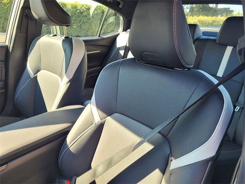 Used 2025 Toyota Camry SE image 12